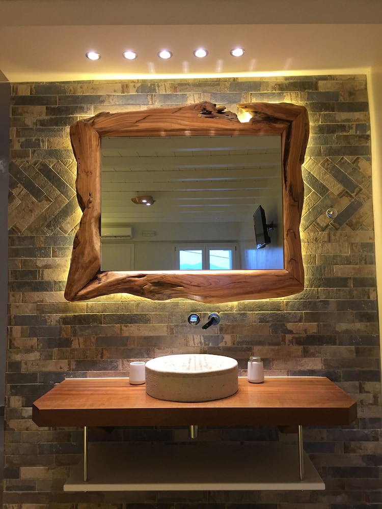 Eternal Suites 35/41
