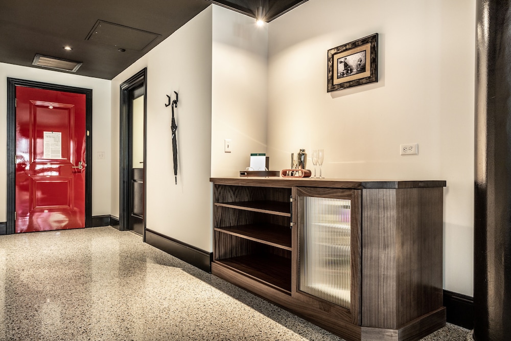 Bottleworks Hotel 12/70