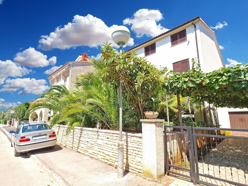 Apartments Ivica 1452 31/37