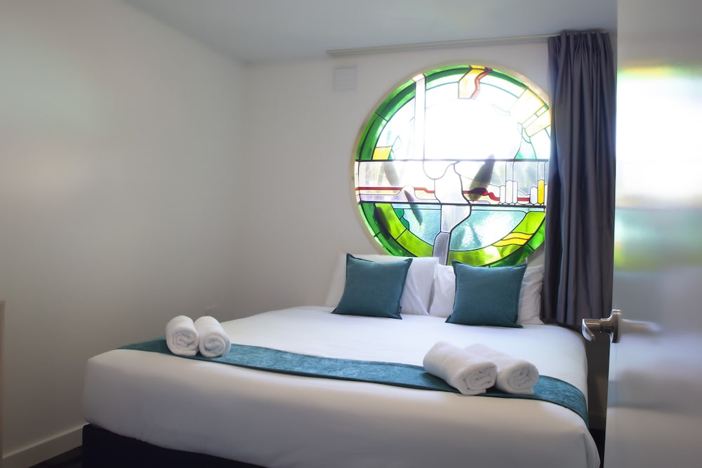 Tiki Hotel Apartments Surfers Paradise 24/71