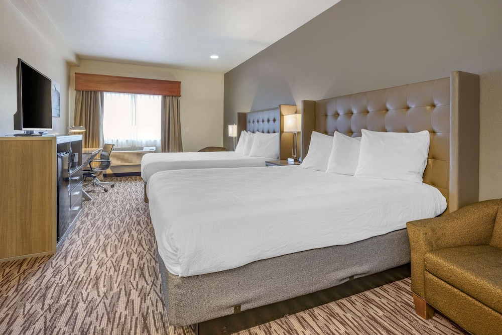 Standard, 2 Queen Beds