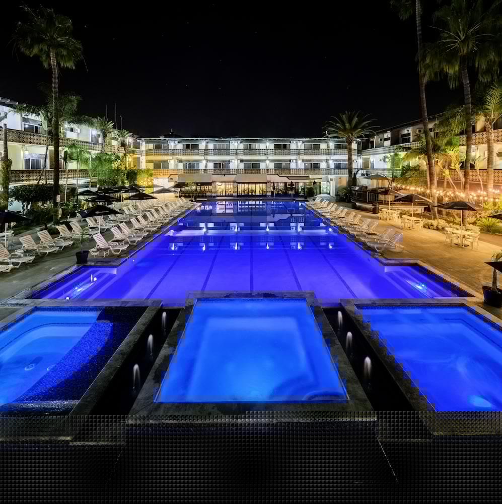 San Nicolas Hotel and Casino 55/57