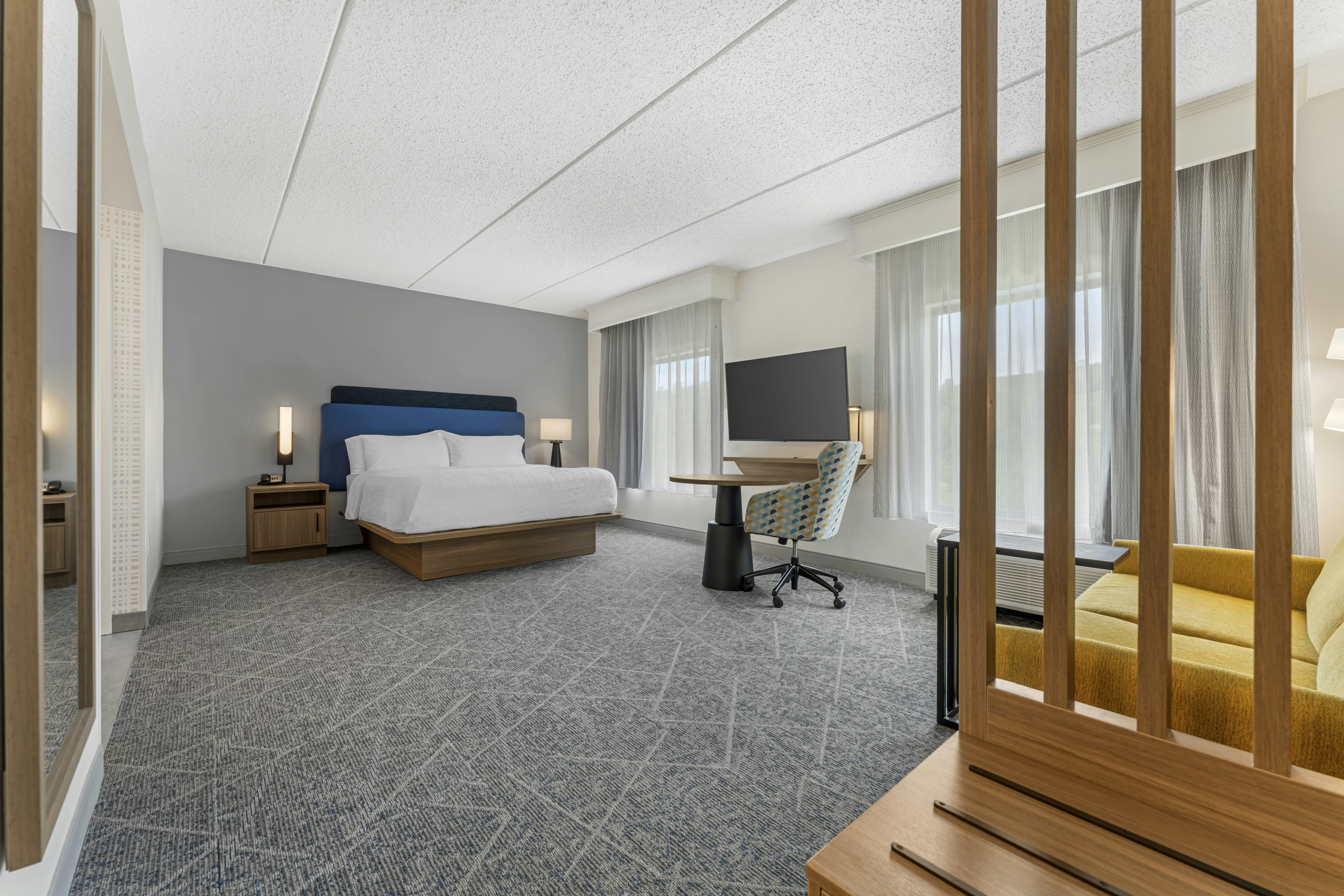 Hampton Inn and Suites Pittsburgh Meadow Lands 12/47