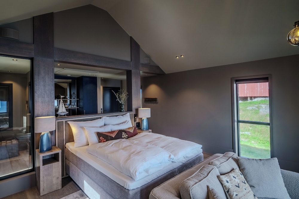 Henningsvaer Bryggehotell by Classic Norway Hotels 13/50