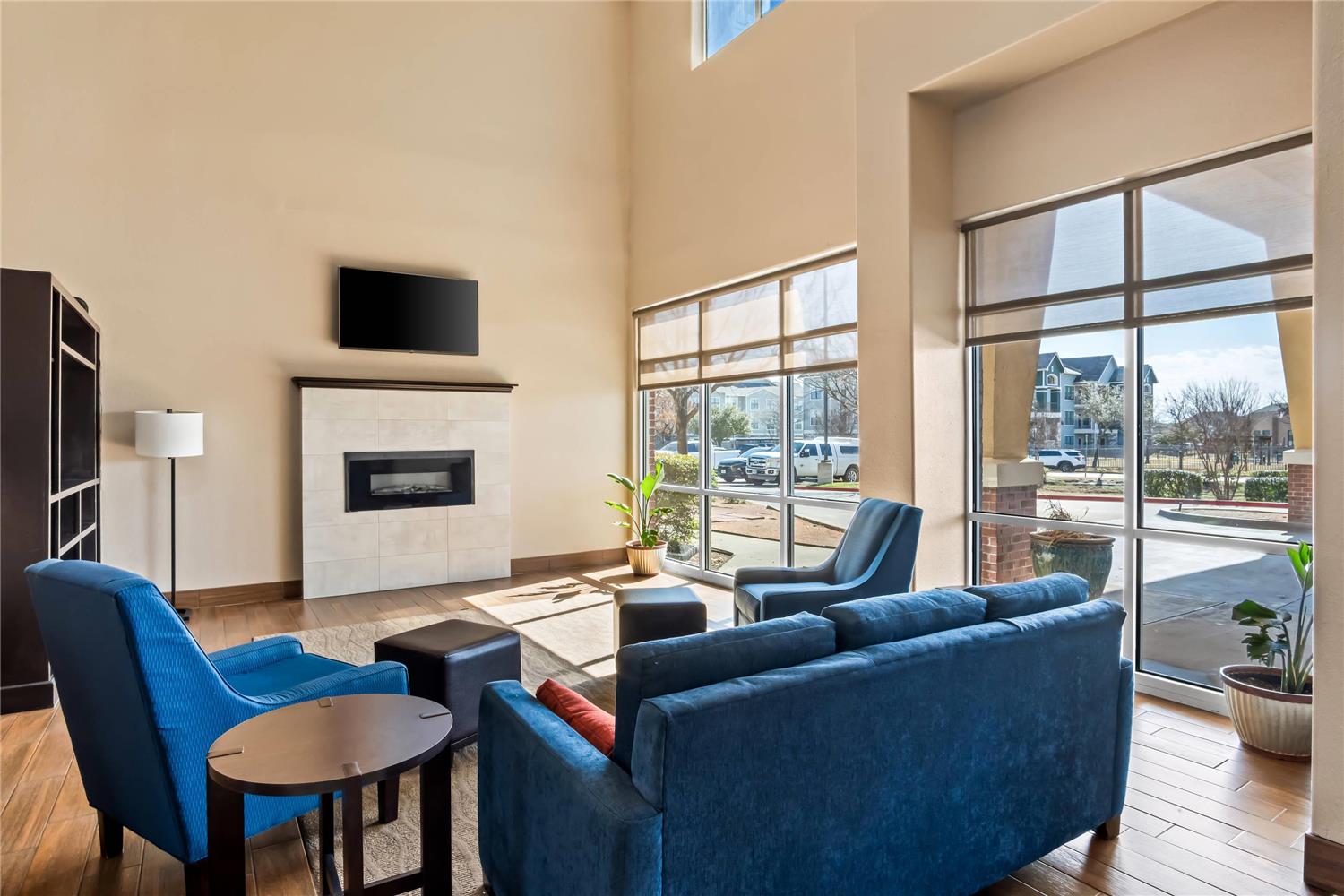 Comfort Suites Waxahachie - Dallas 12/18
