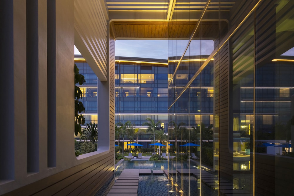 Dusit Thani Laguna Singapore 9/65