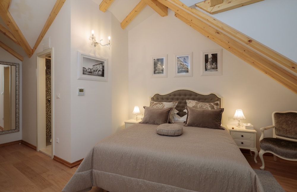 Priska Heritage Rooms 5/50