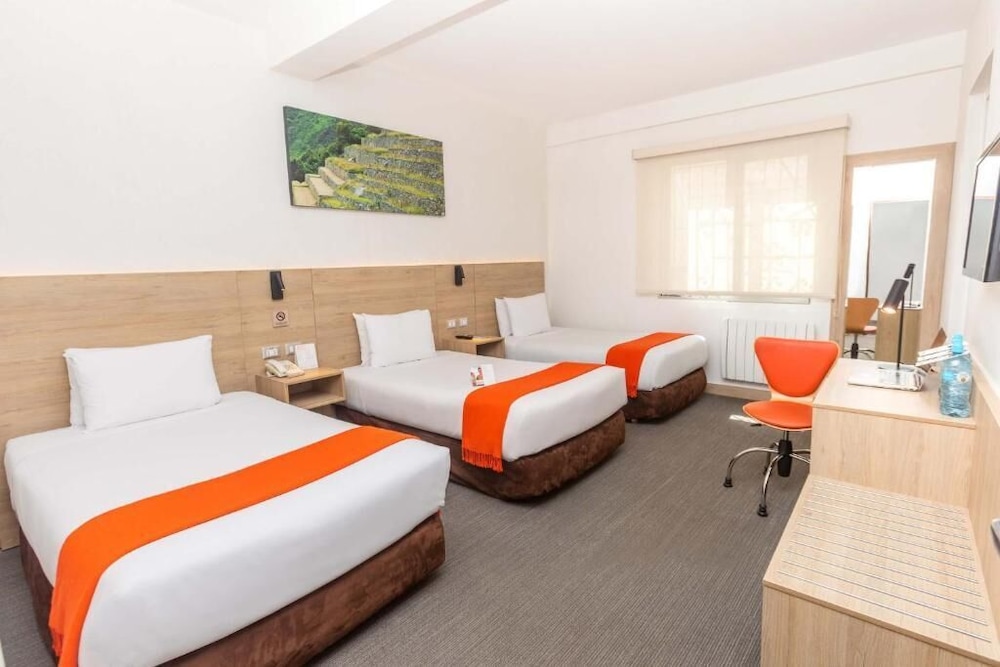 TRADITIONAL, 3 BEDS