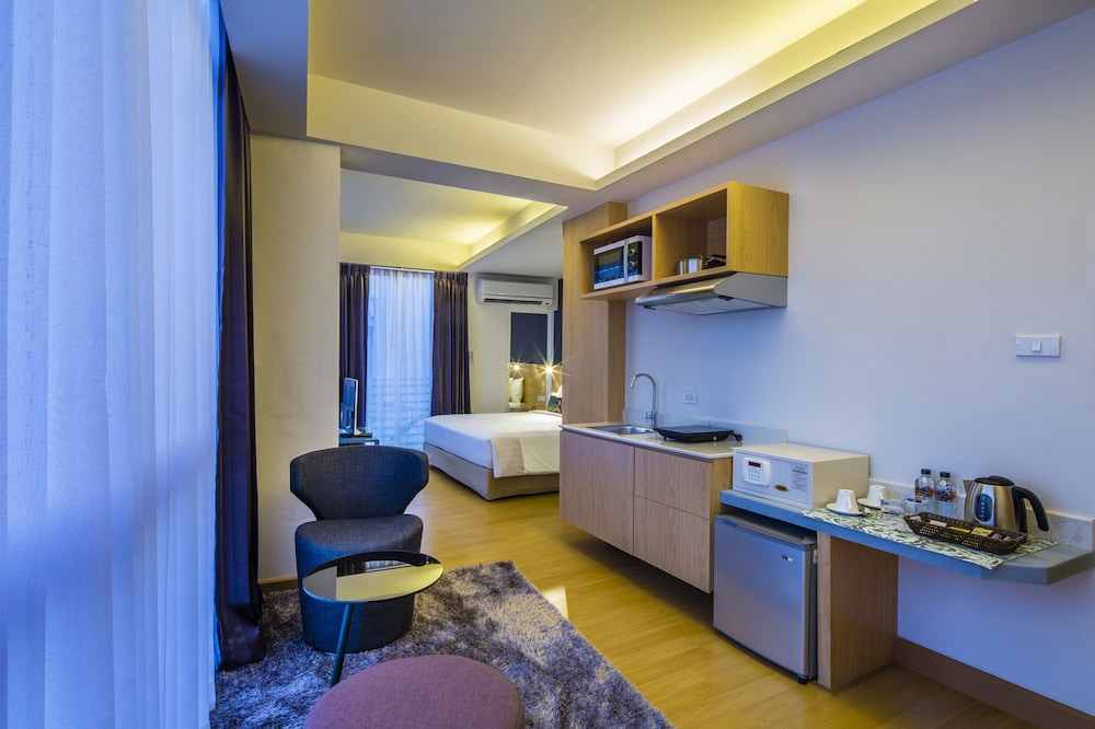 Solo Express Sukhumvit 81 52/57