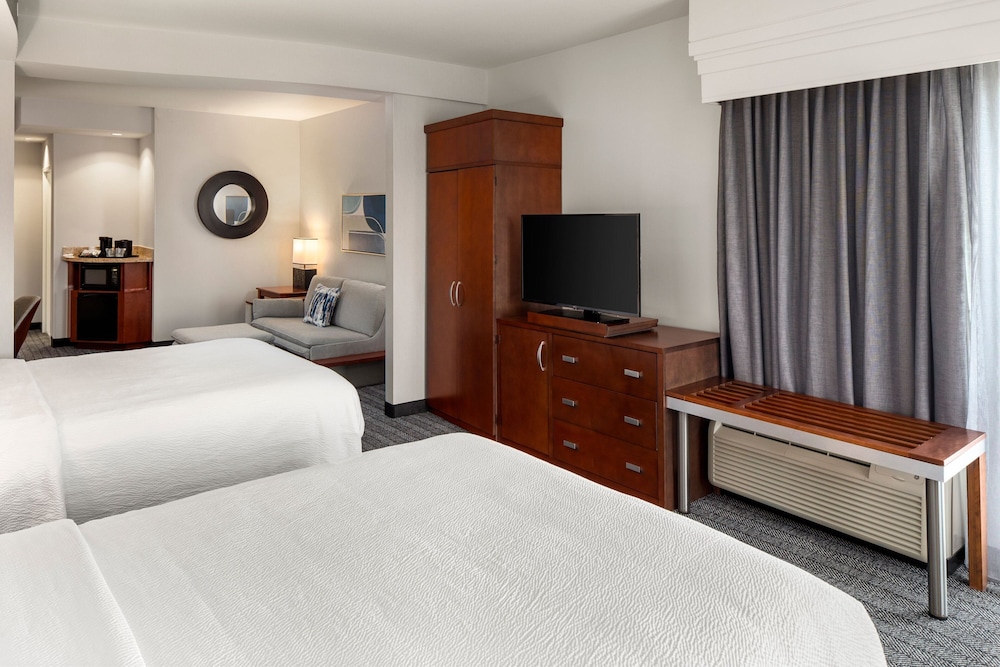 Suite, Multiple Beds, Accessible