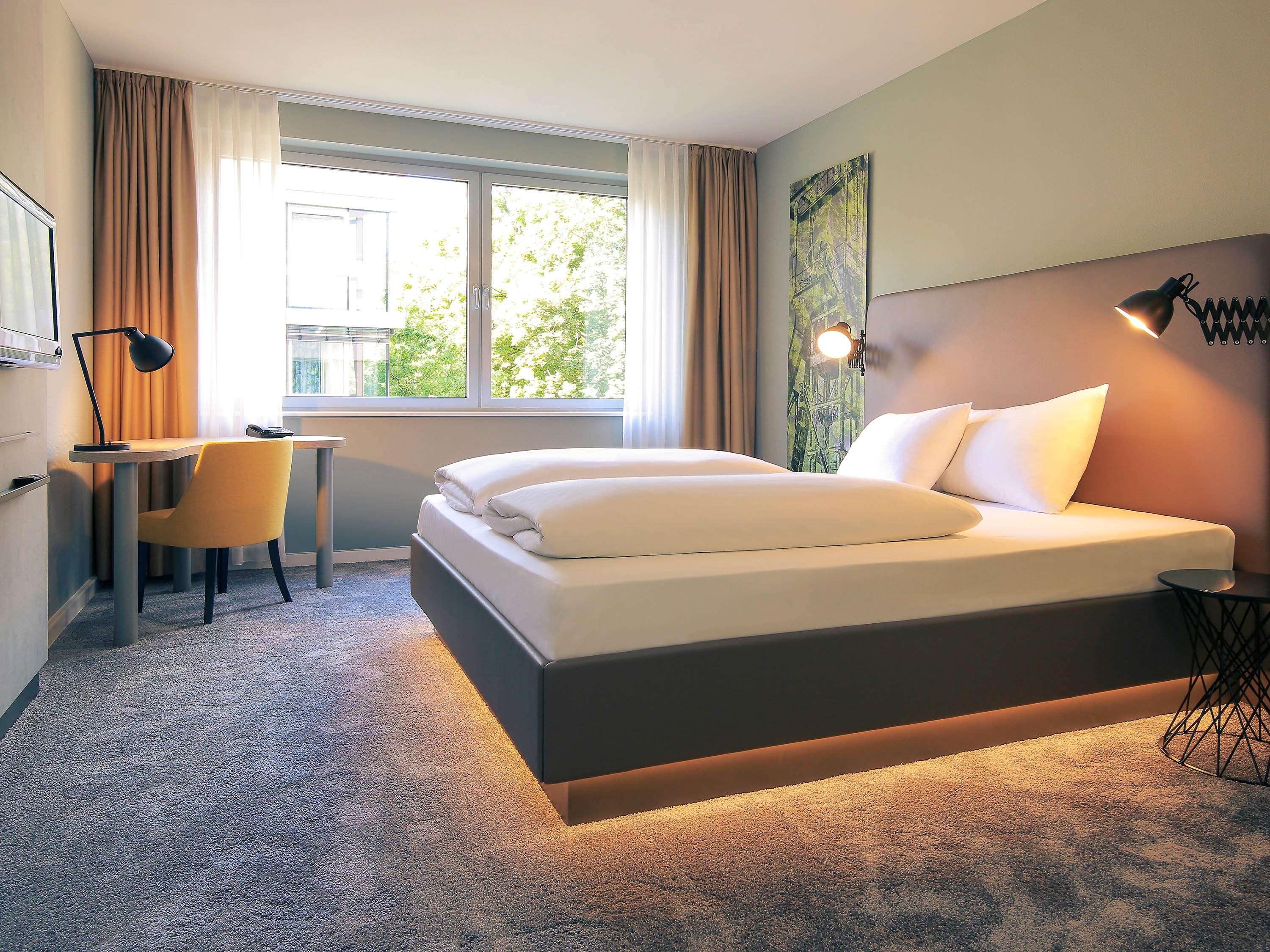 STANDARD, KING BED