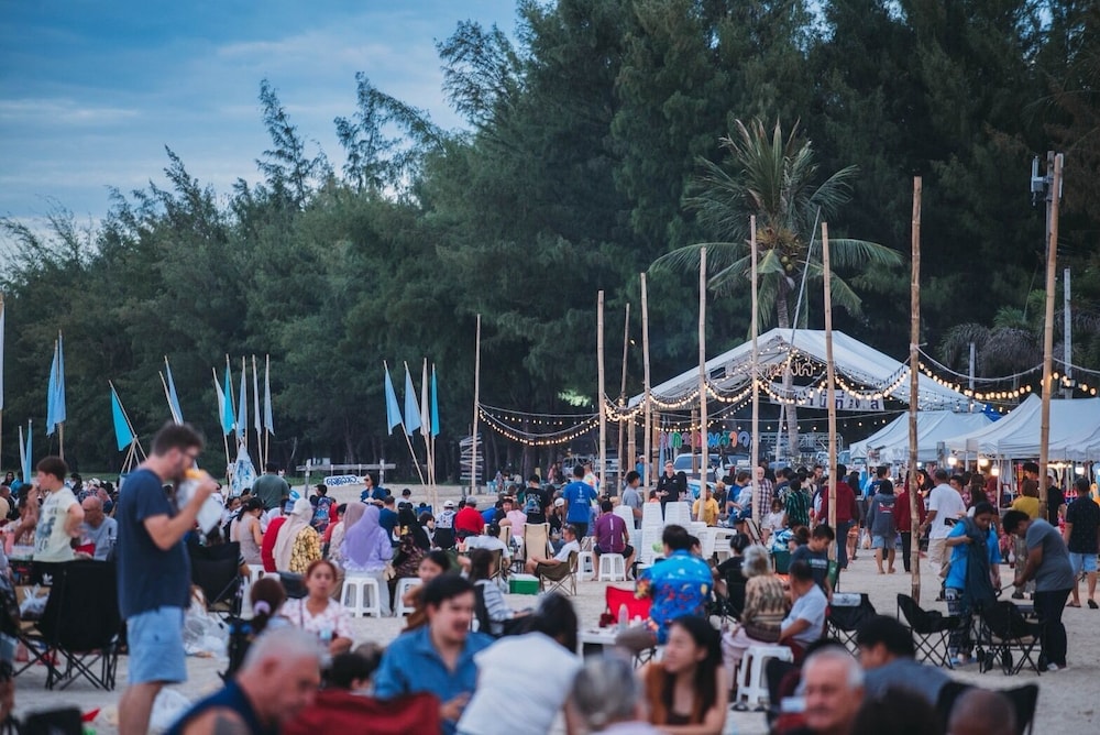 The Green Beach Resort 66/75