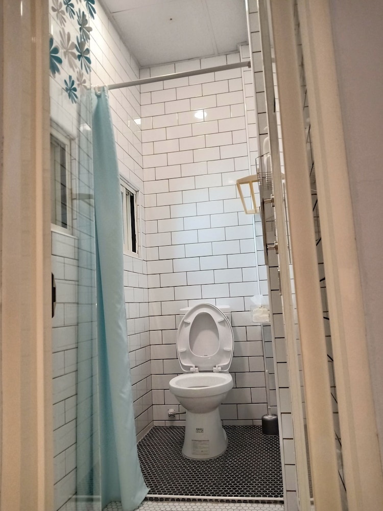Df Park Space Hostel 48/50