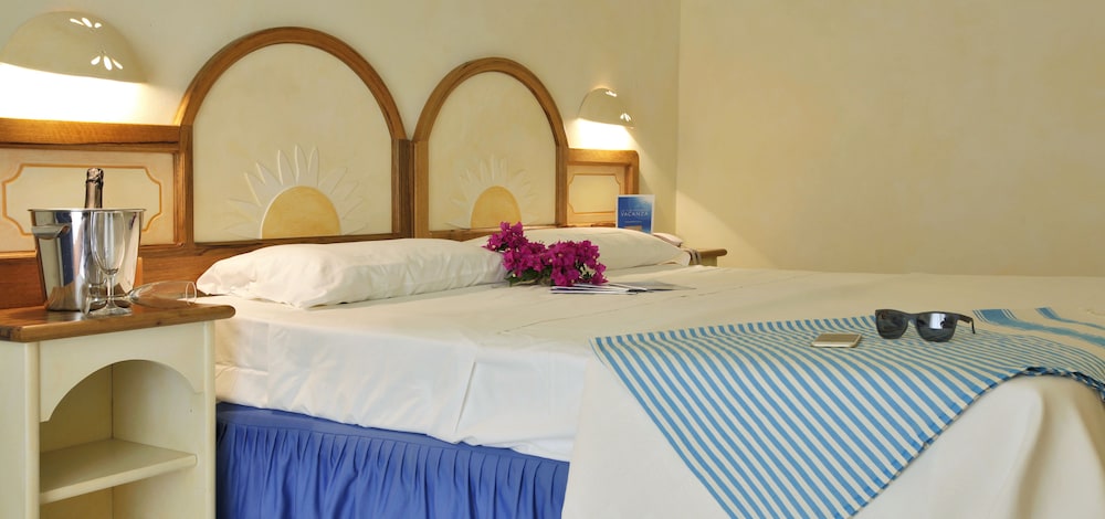 Club Esse Posada Beach Resort 6/35