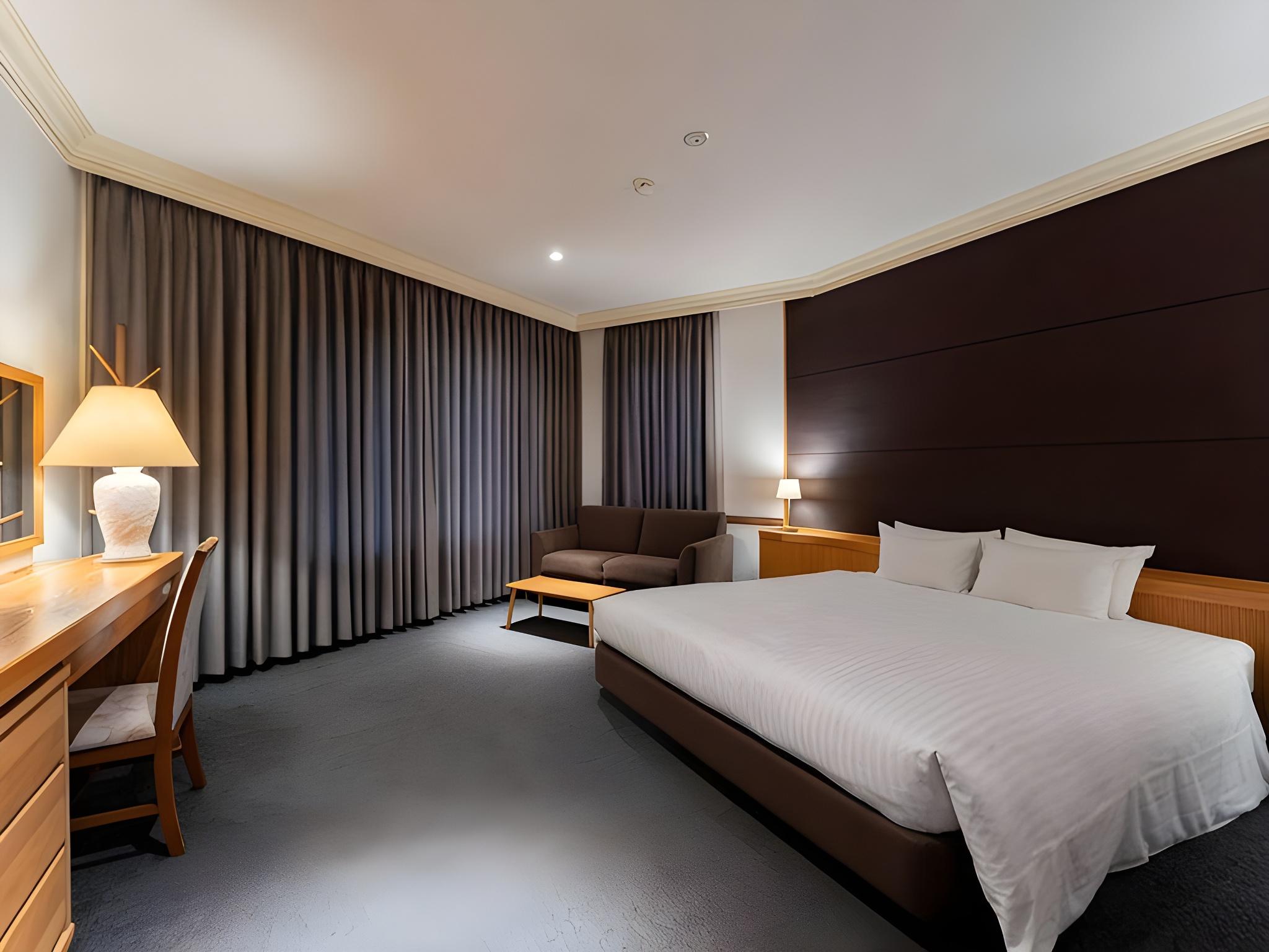Room, Double Bed, Bathtub, West Wing