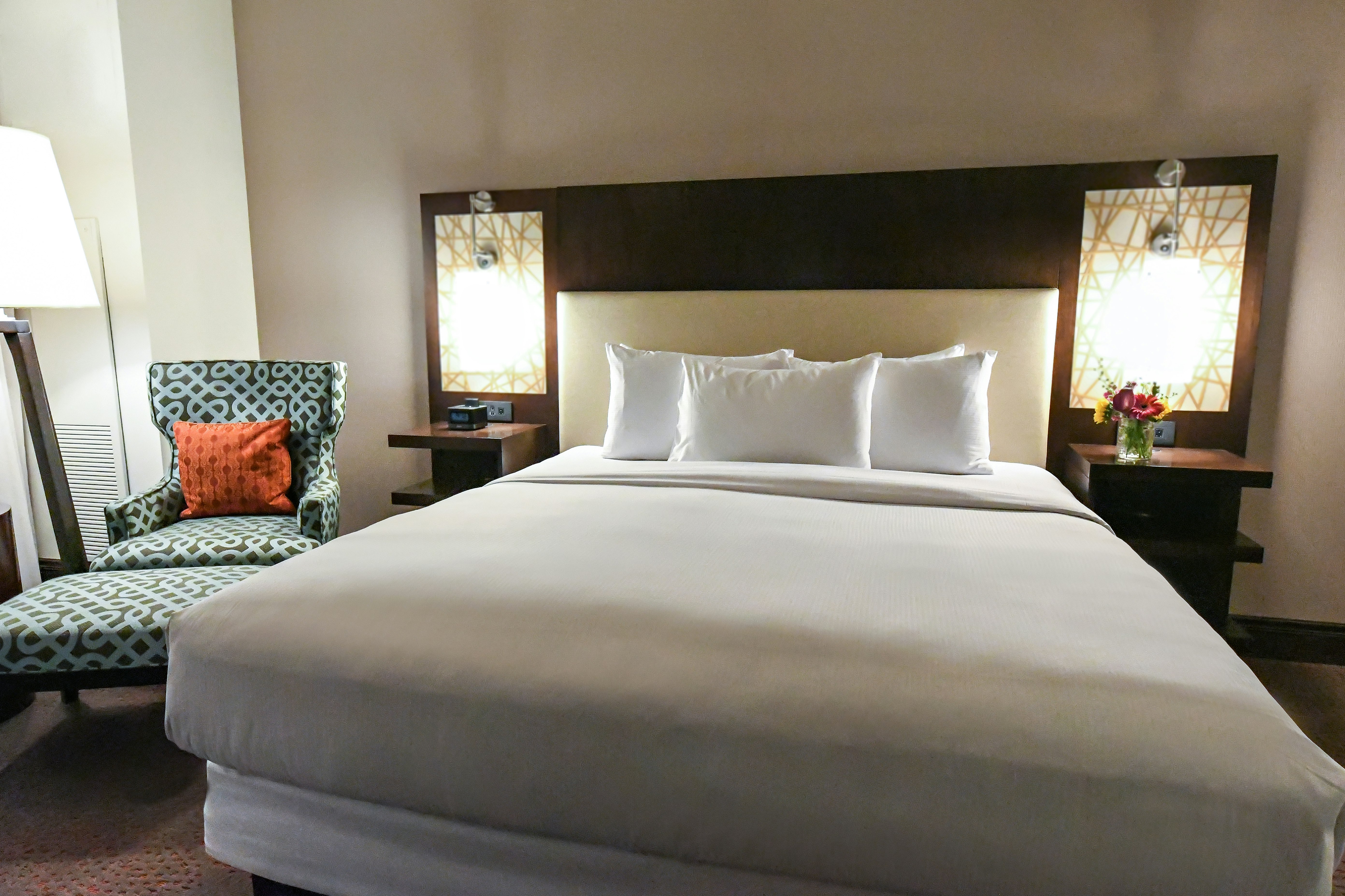 HILTON DALLAS/PLANO GRANITE PARK 24/88