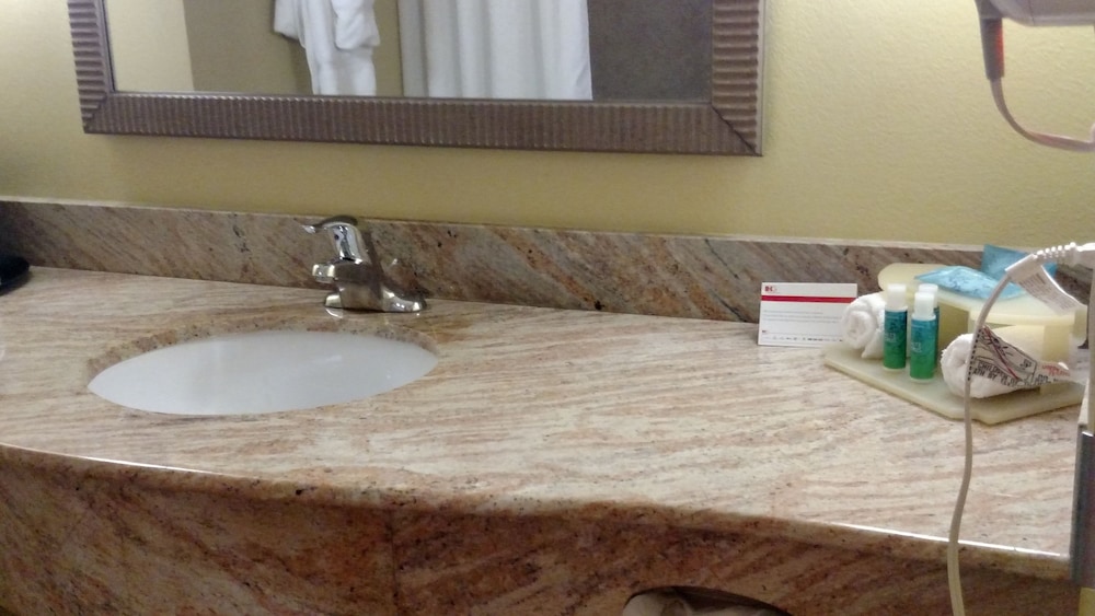 Holiday Inn Express Hotel And Suites Perry 18/48