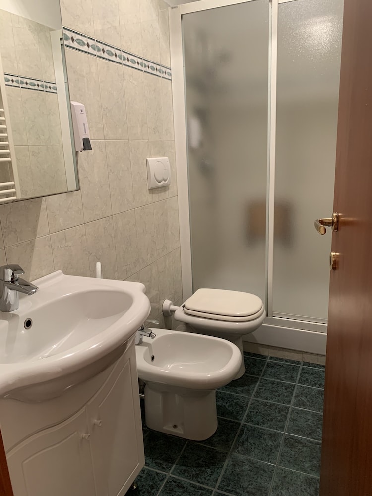 Hotel Villagiovanna milano 26/35