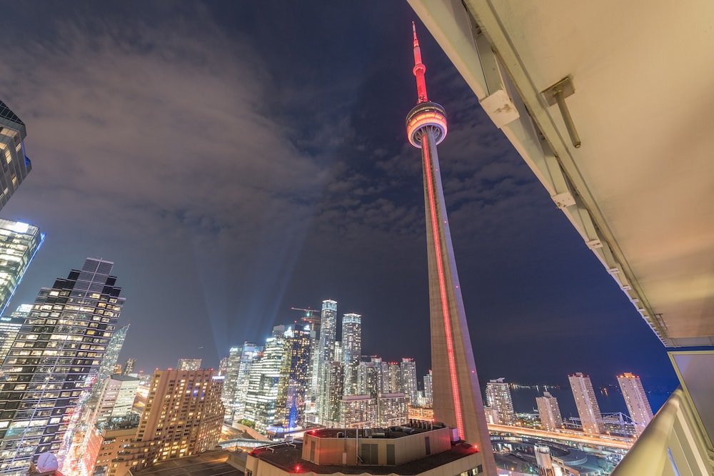 Grand Royal Condos - Cn Tower 67/71