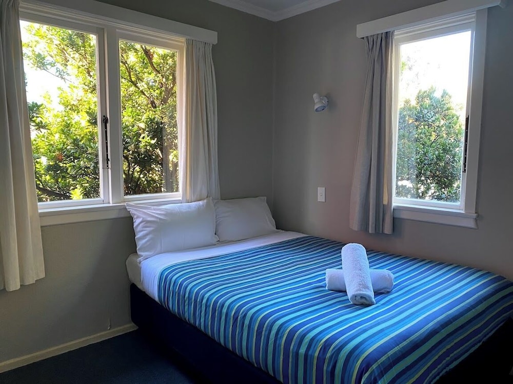 BUDGET, APARTMENT, MULTIPLE BEDS