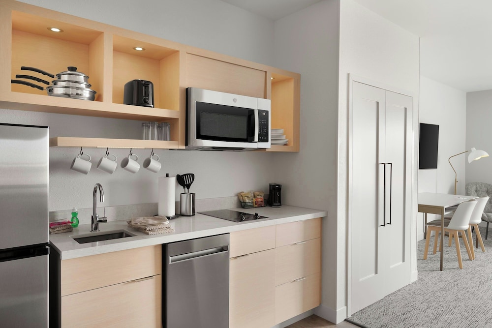 TownePlace Suites by Marriott Crown Point 24/26