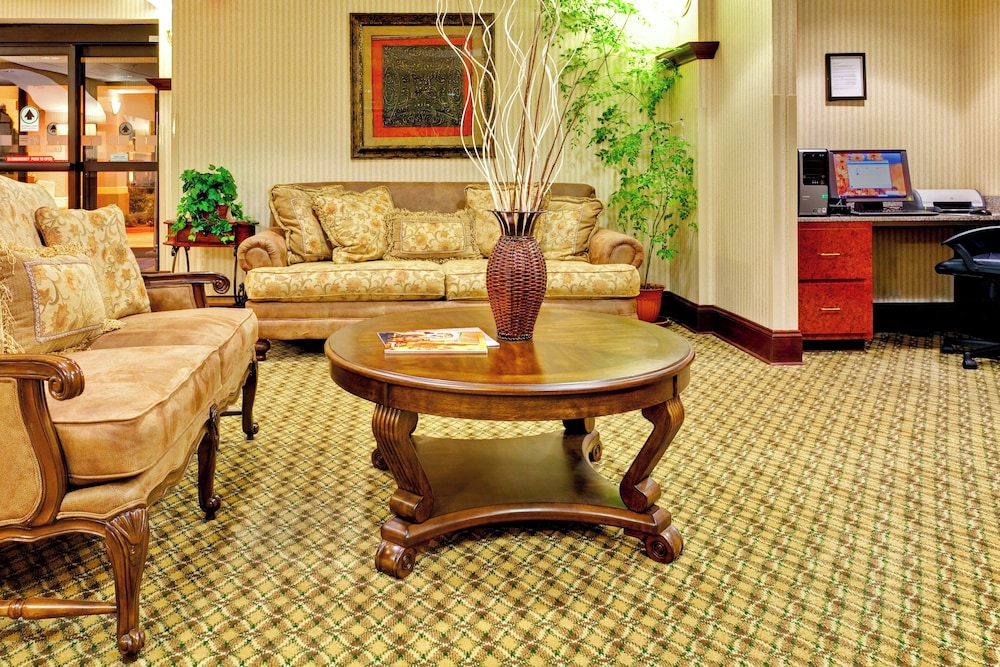 Holiday Inn Express Suites Greenwood 52/66