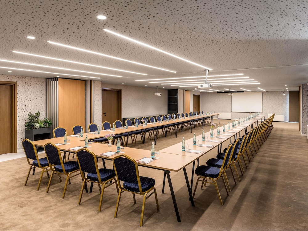 Mercure Tirana 63/73