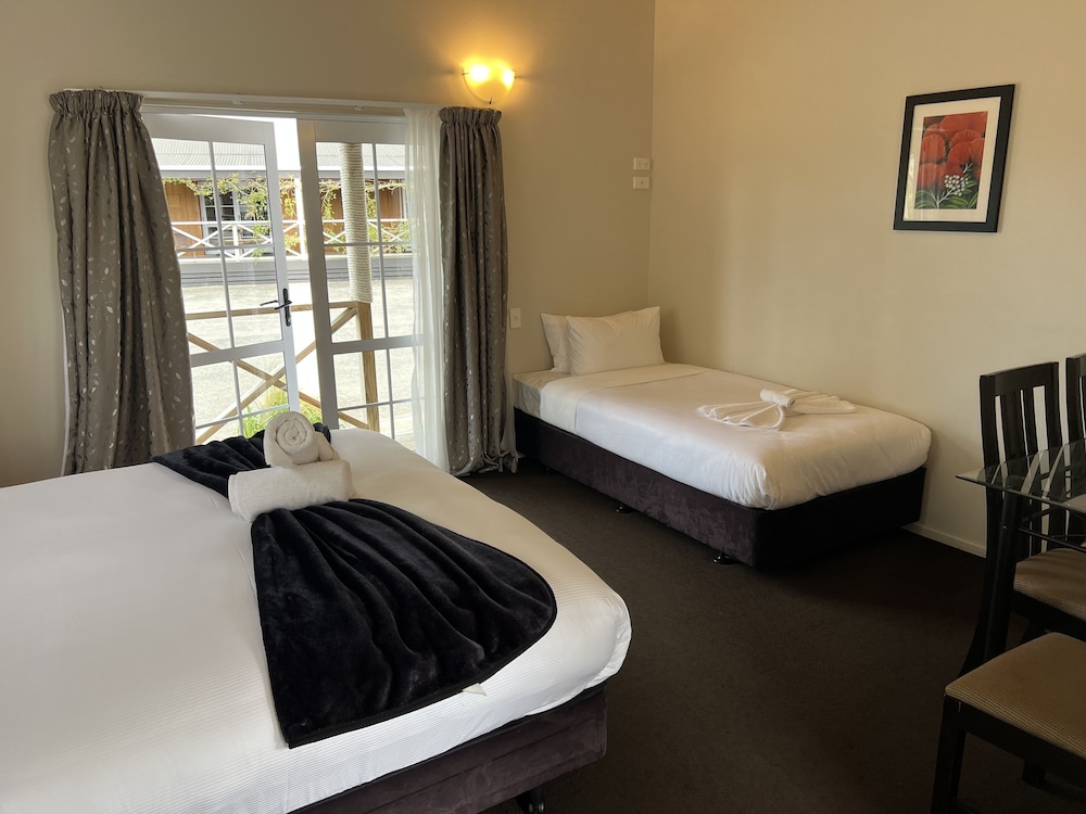 Anchor Lodge Resort 24/73