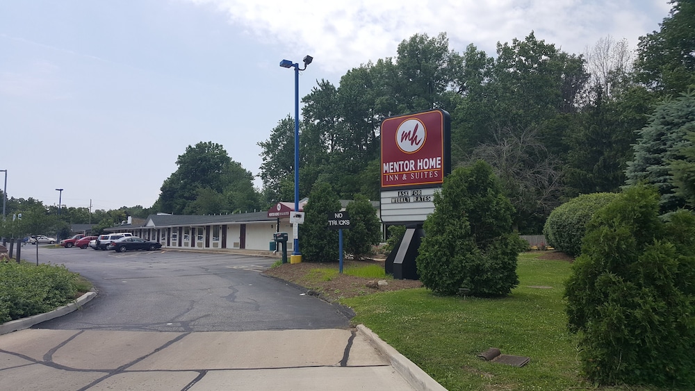 Mentor Home Inn & Suites 30/43