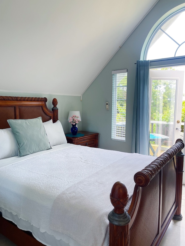 Shangri-La Bed & Breakfast 10/50