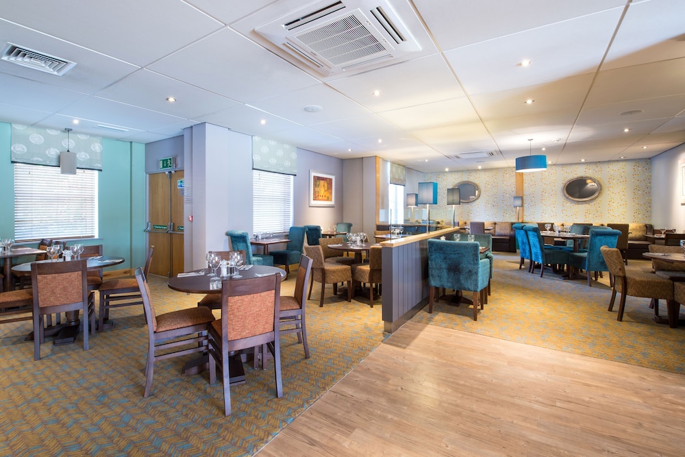 Premier Inn Stoke/Trentham Gardens 33/49