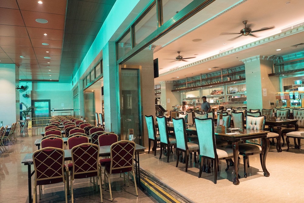 Myko Hotel And Convention Center Makassar 56/64