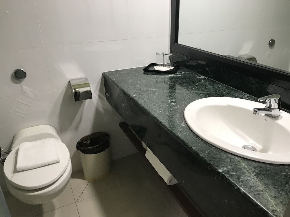 Harbour View Hotel 55/56