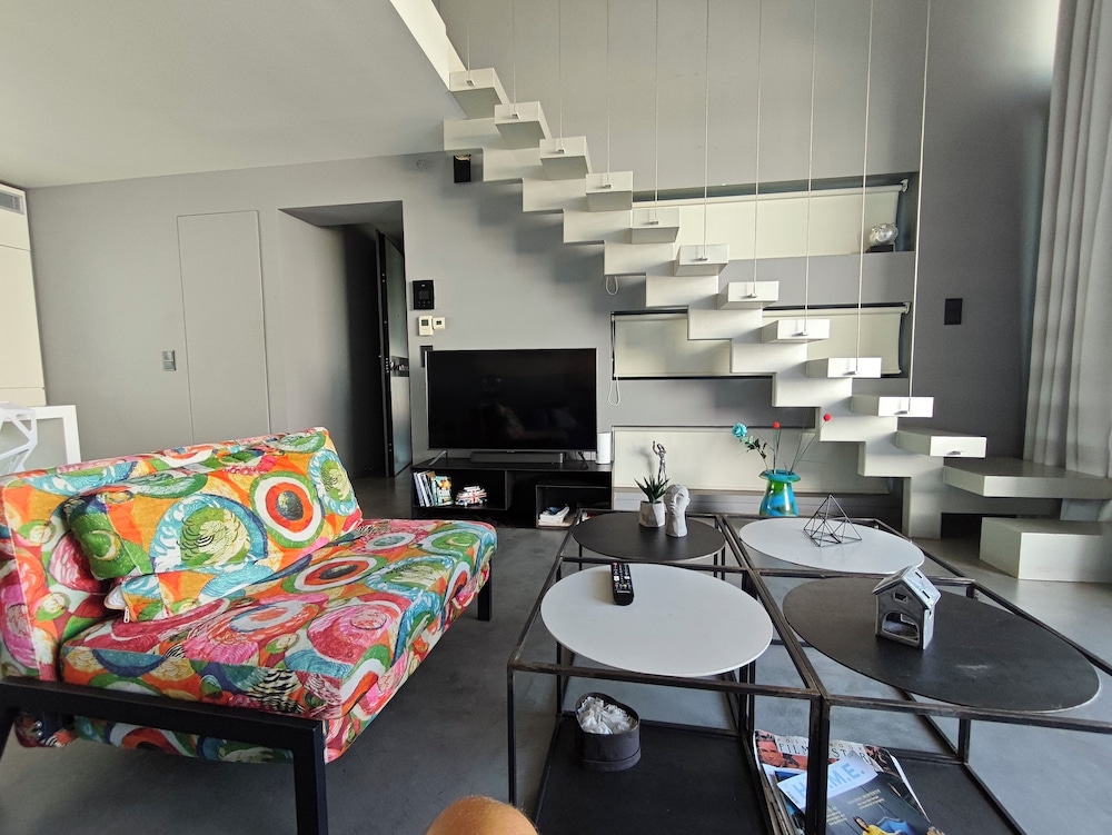 Athina Art Apartments 29/43