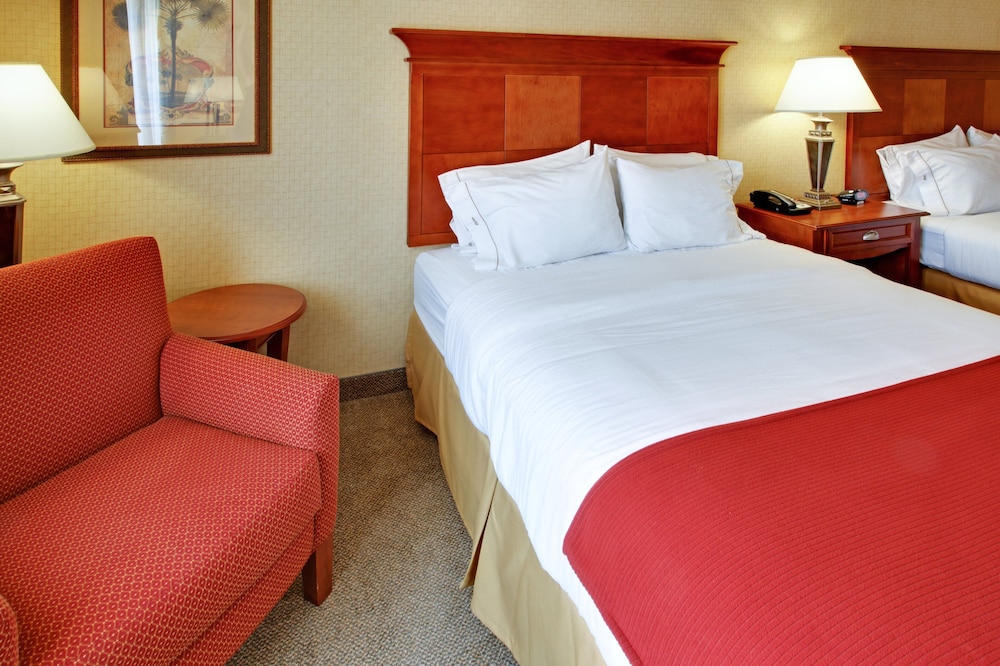 Holiday Inn Express Hotel And Suites Dfw West Hurst 20/74