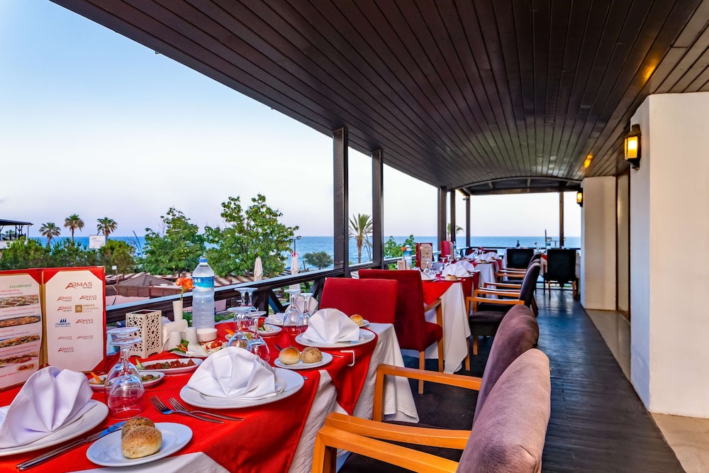 Armas Labada Hotel 58/71