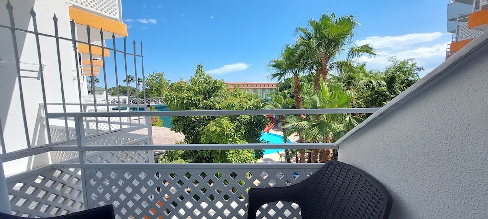 SAILOR’S PARK HOTEL 53/55