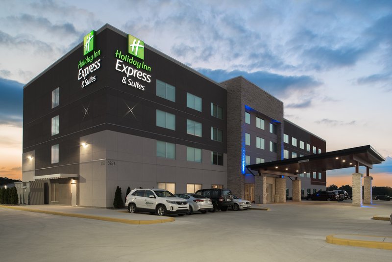 Holiday Inn Express Suites Kingdom City 52/53
