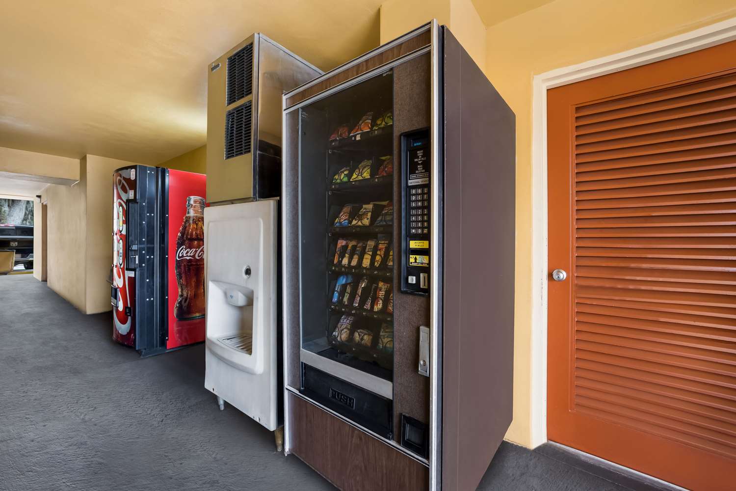Econo Lodge Live Oak, FL 22/35