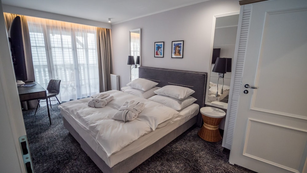 1 BEDROOM, GRAND, APARTMENT
