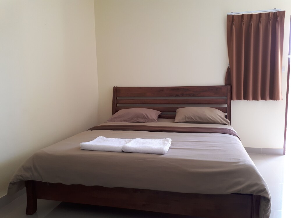 Wattana House 10/37