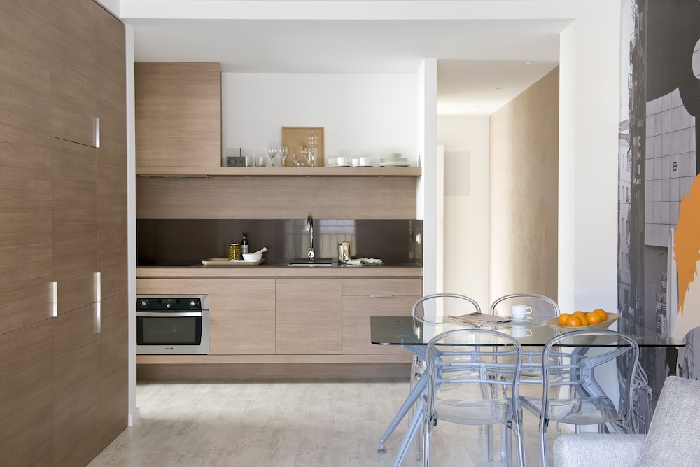 Eric Vokel Bcn Suites 41/51