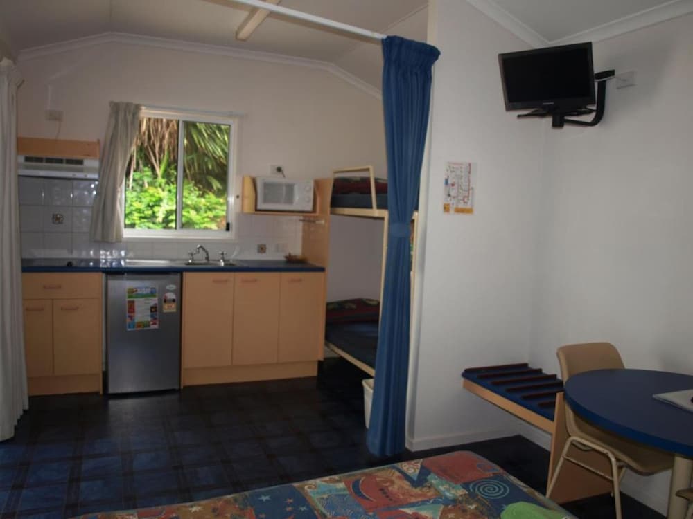 KIPARA TROPICAL RAINFOREST RETREAT 8/65