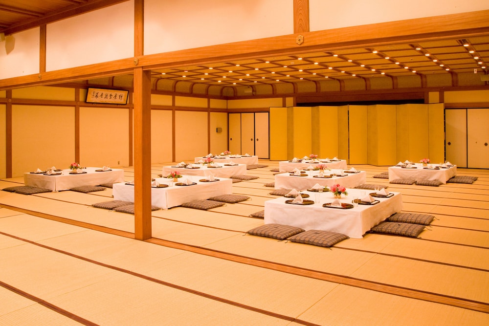 Tokyo Grand Hotel 45/48