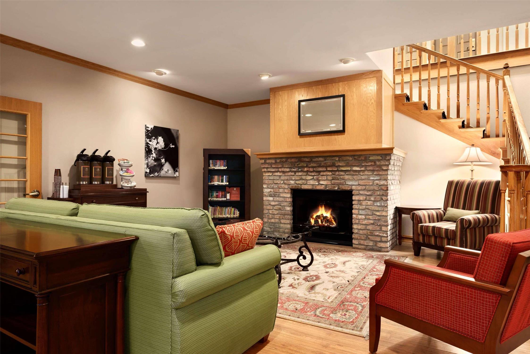 Country Inn & Suites by Radisson, Clinton, IA 14/19