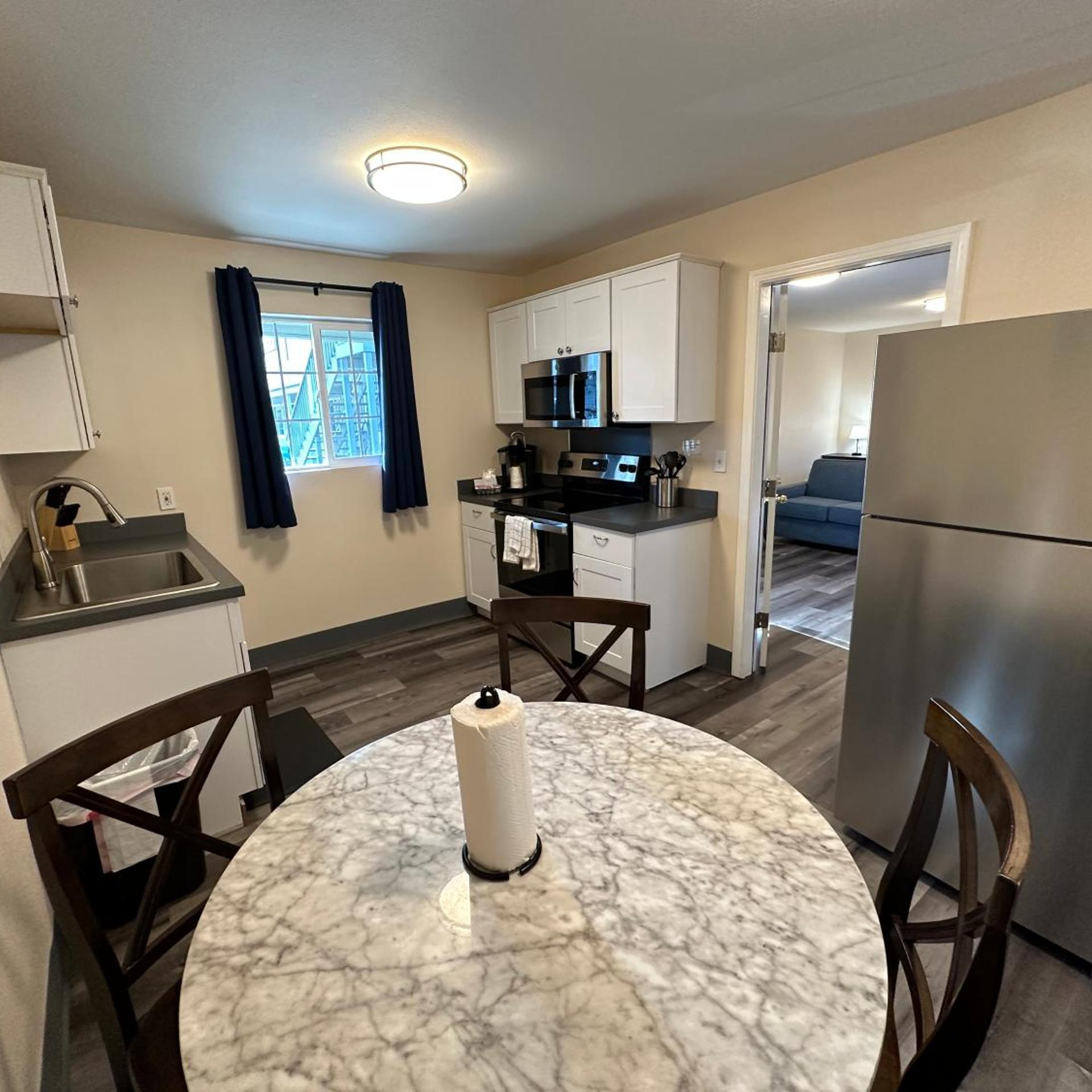 Coastal Inn & Suites 29/50
