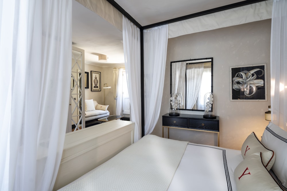 DUPLEX, GARDEN, SUITE, TERRACE