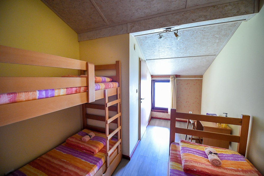 San Art Floating Hostel&Apartments 12/28