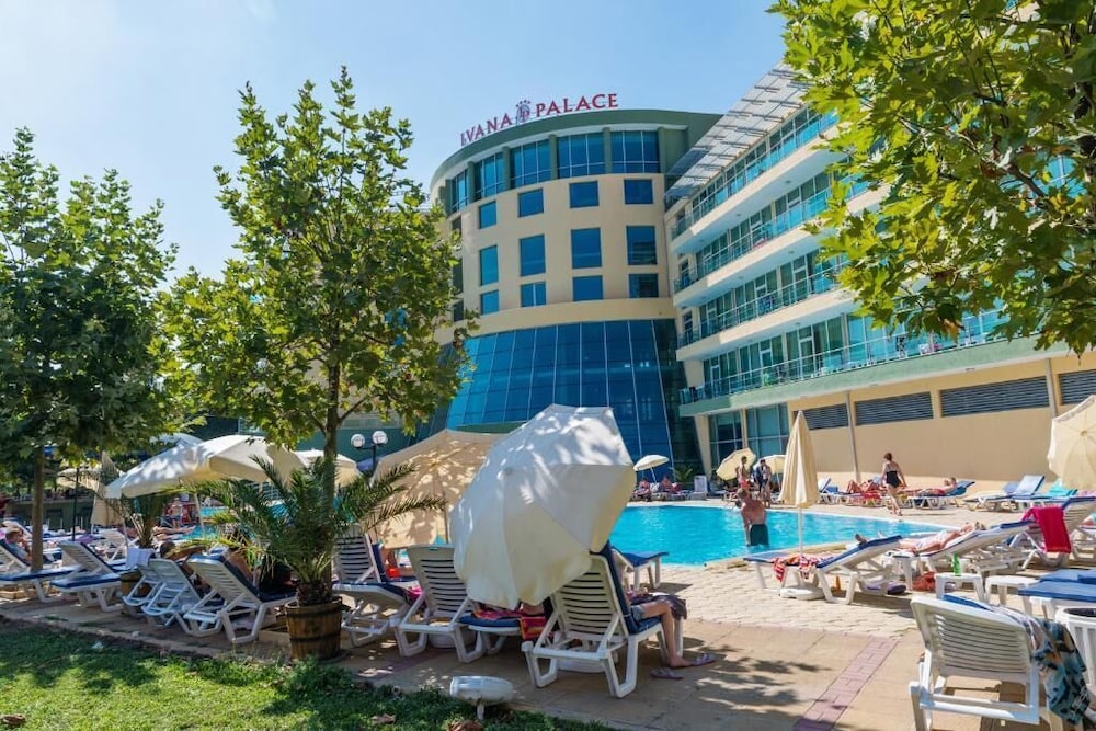 Ivana Palace 38/47