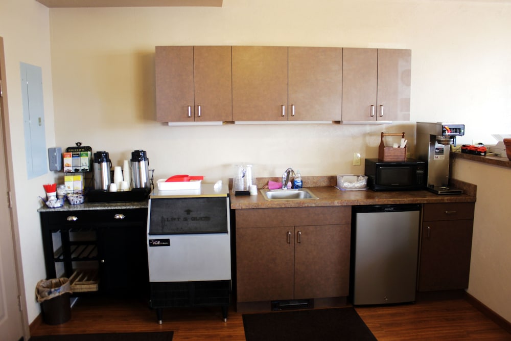 Country Motor Inn 44/64